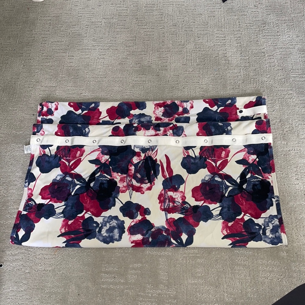 lululemon RARE inky floral vinyasa scarf